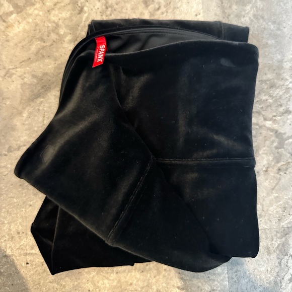 (NEW) SPANX Velvet Black Leggings Size Large - Picture 3 of 4
